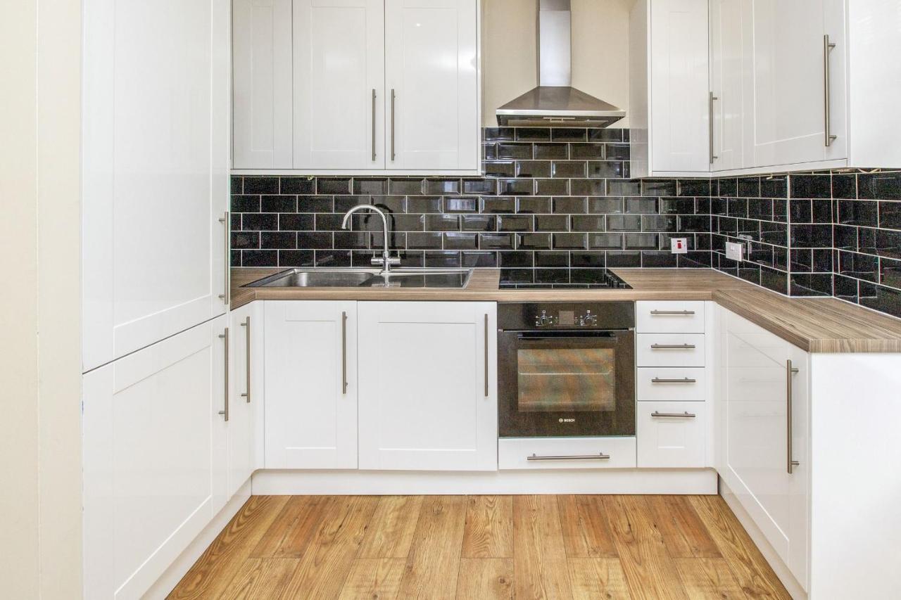 The Courtyard 2 Bedroom Apartments In Central Windsor With Parking Dış mekan fotoğraf