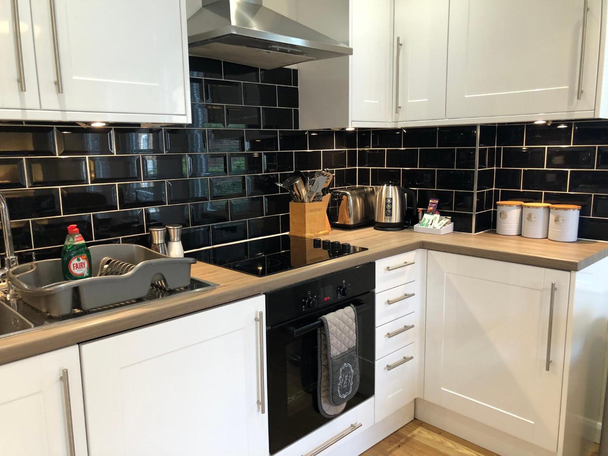 The Courtyard 2 Bedroom Apartments In Central Windsor With Parking Dış mekan fotoğraf