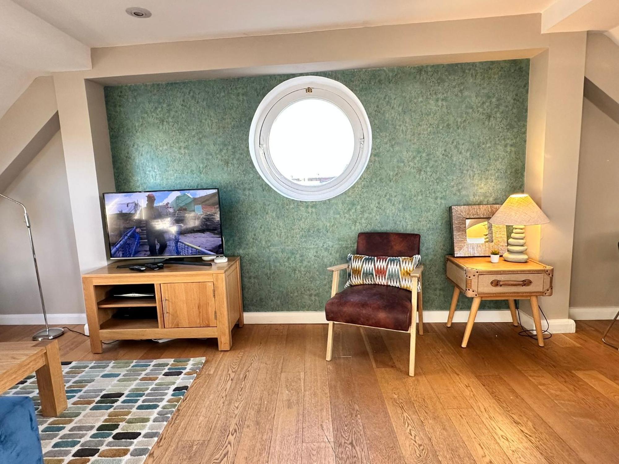 The Courtyard 2 Bedroom Apartments In Central Windsor With Parking Dış mekan fotoğraf