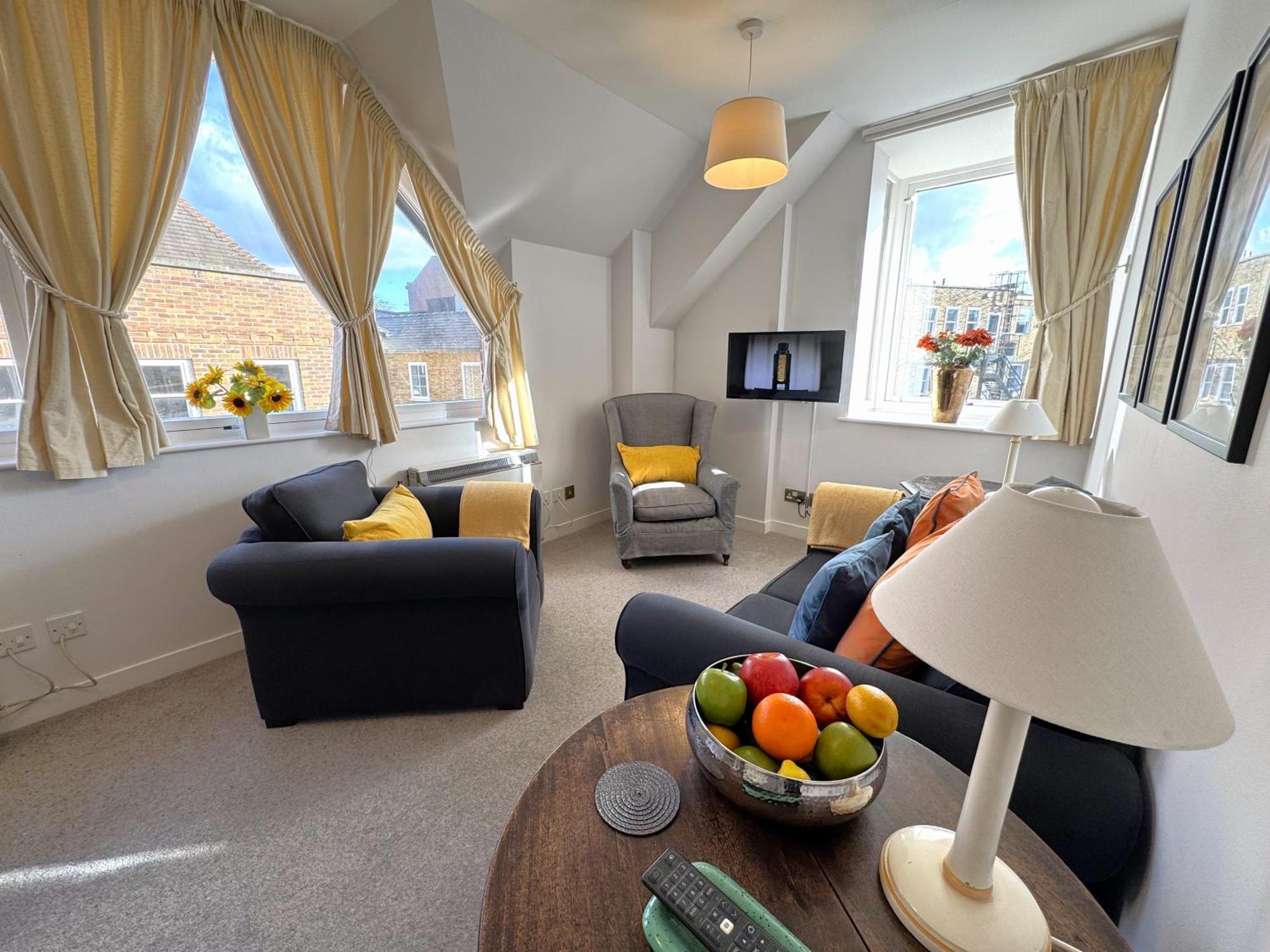 The Courtyard 2 Bedroom Apartments In Central Windsor With Parking Dış mekan fotoğraf