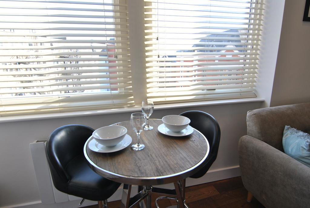 The Courtyard 2 Bedroom Apartments In Central Windsor With Parking Dış mekan fotoğraf