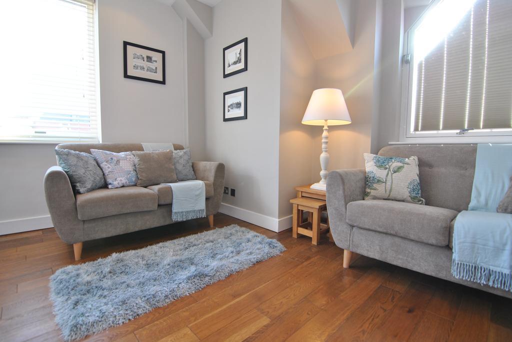 The Courtyard 2 Bedroom Apartments In Central Windsor With Parking Dış mekan fotoğraf