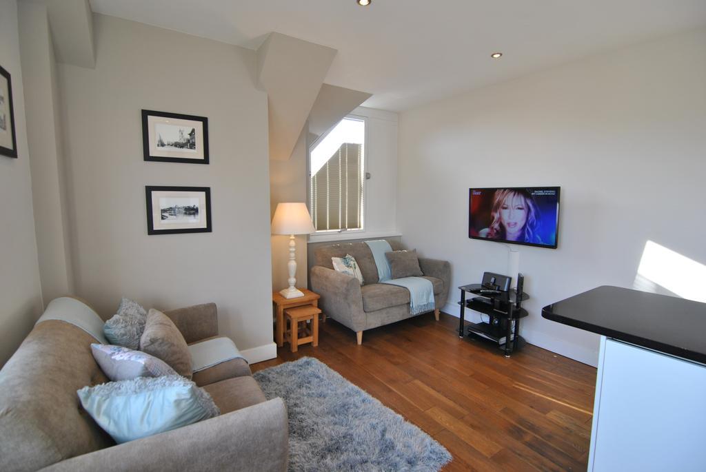 The Courtyard 2 Bedroom Apartments In Central Windsor With Parking Dış mekan fotoğraf